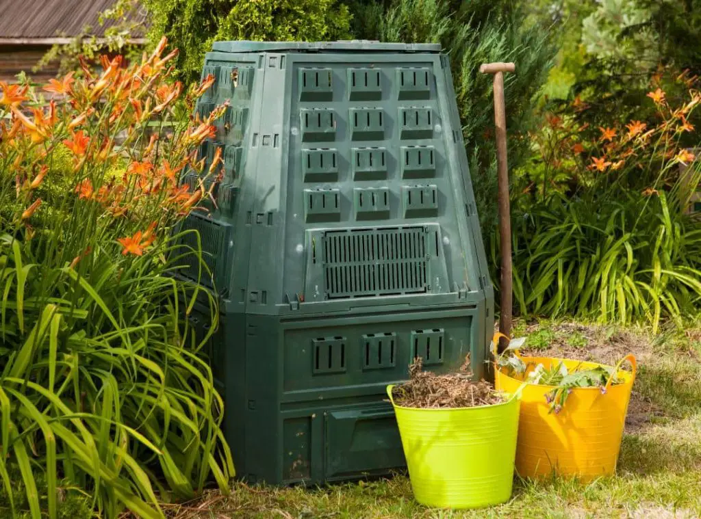 Does A Compost Bin Need Air Holes